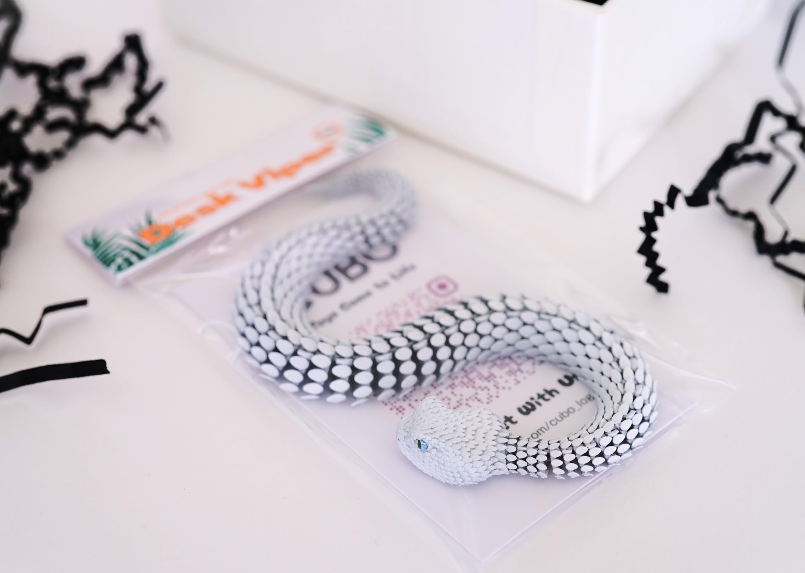 Amazon.co.jp: Lifelike Snake Toy from CUBO design ミニチュア