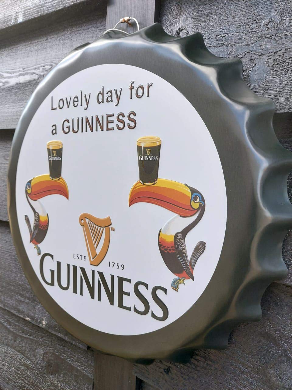 Retro Collection's Wall Art/sign Guiness 30cm Retro/Vintage Tin Metal Bottle Top Bar Pub hand made