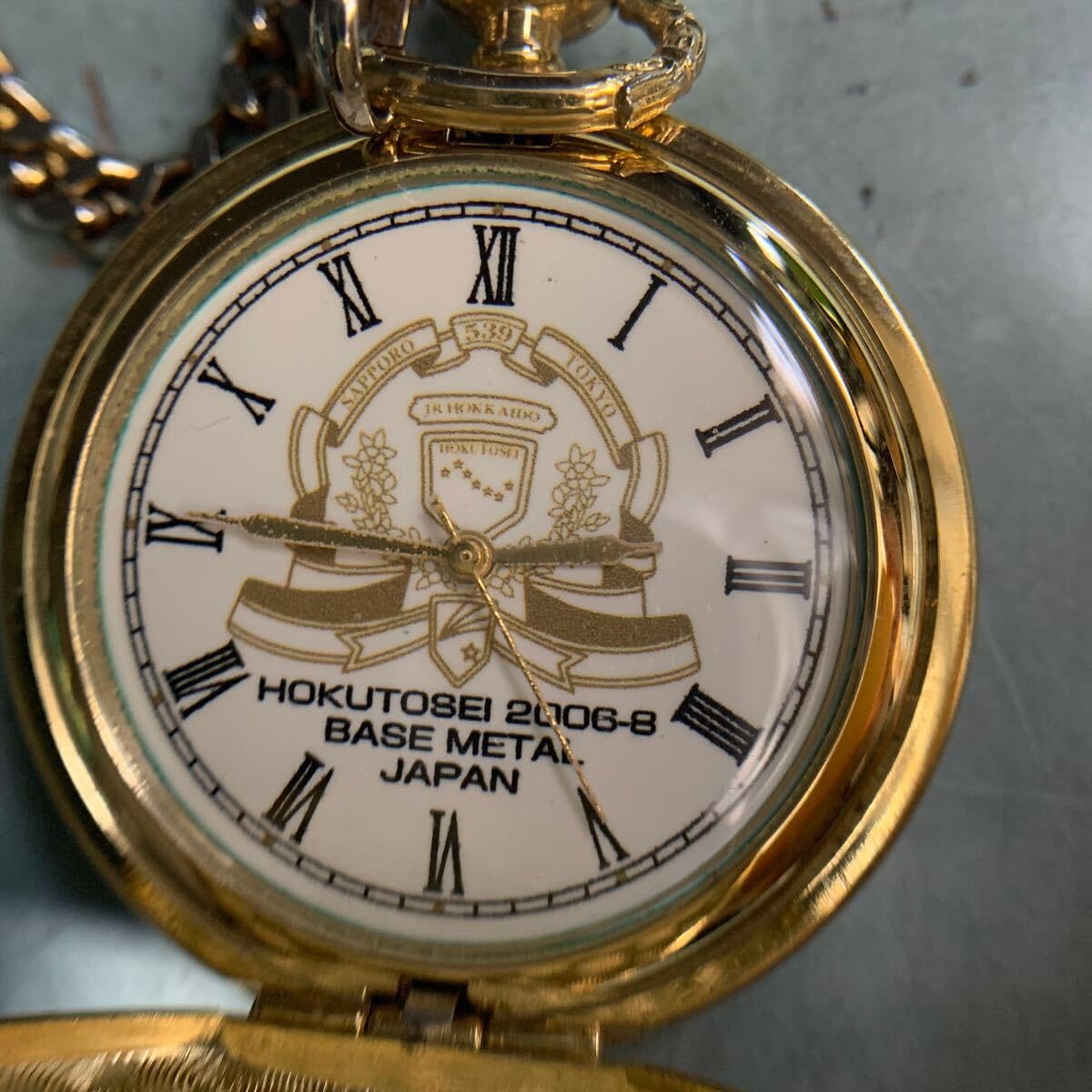 ３０．寝台列車北斗星 懐中時計 寝台特急 北斗星」エンブレムの懐中時計、500個限定生産で予約販売開始
