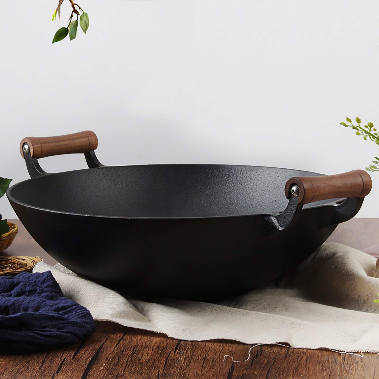 Duży 40 cm żeliwny wok z drewnianym uchwytem, wielofunkcyjna patelnia do gotowania do mieszania i smażenia na głębokim tłuszczu, czarna