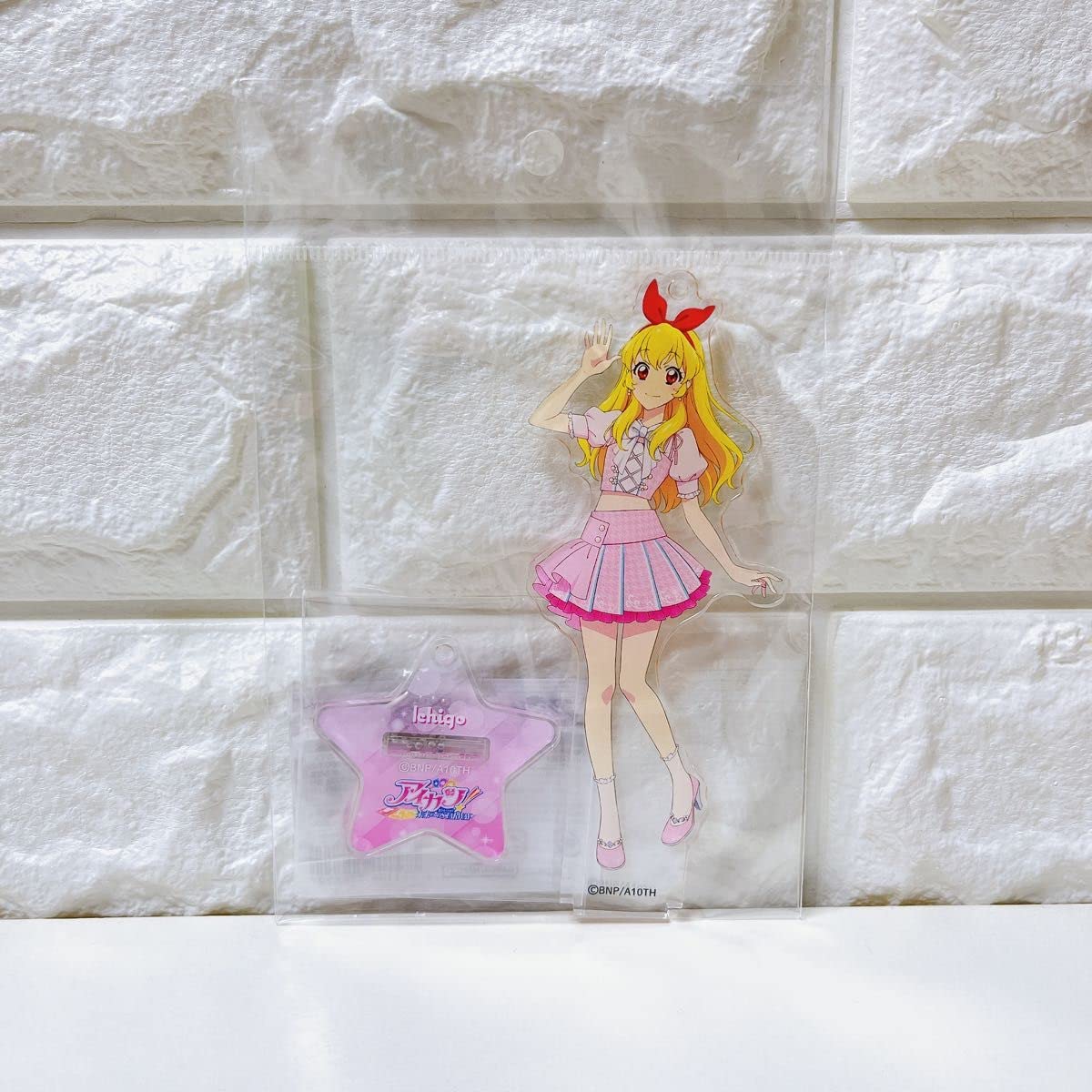 Amazon.co.jp: 劇場版 映画 アイカツ 星宮いちご アクリルスタンド