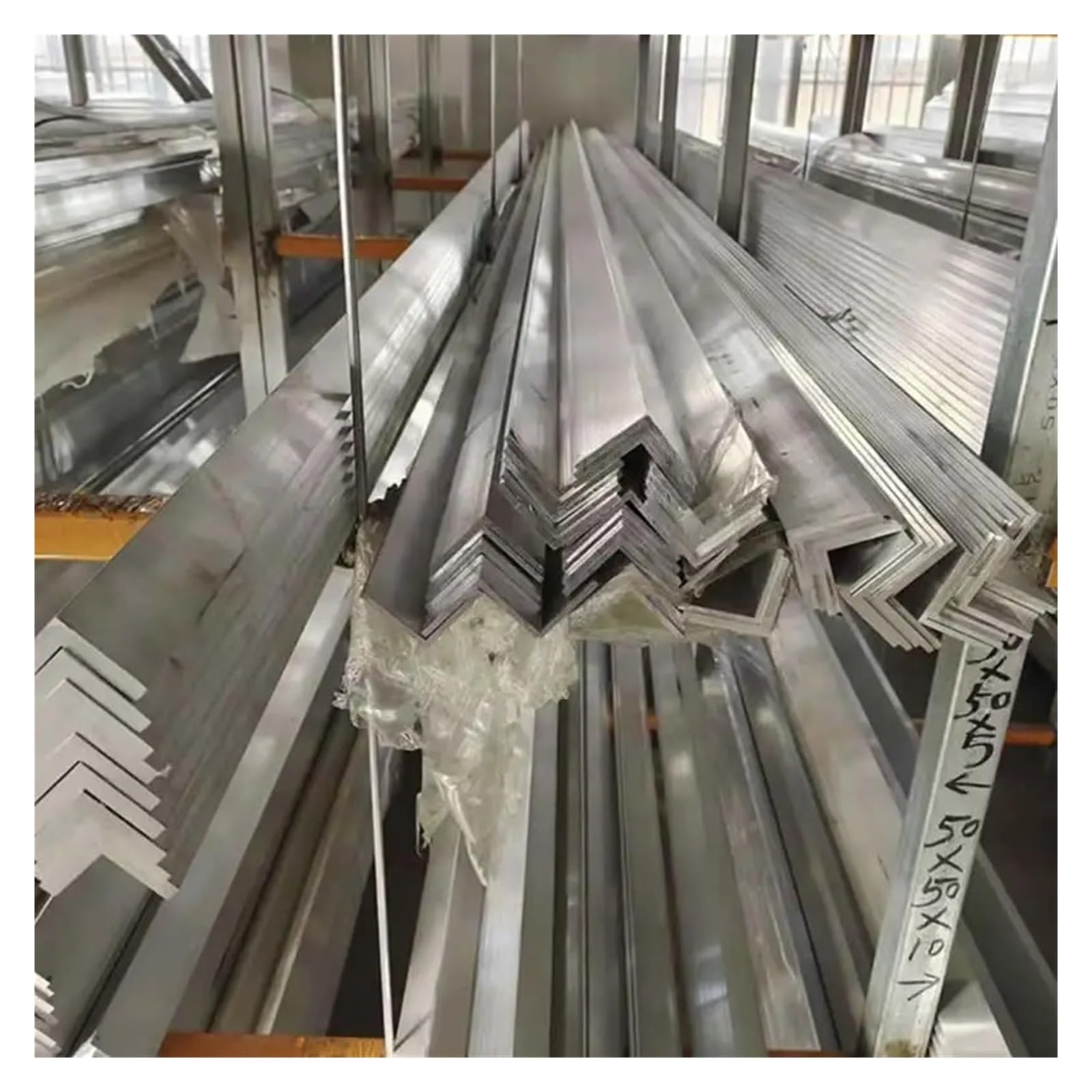 Ángulo de aluminio Borde de aleación aluminio en forma L 1 pieza | Aluminio 6063 en ángulo recto Resistente al óxido Plata ligera(500MM_THICK 4MM)