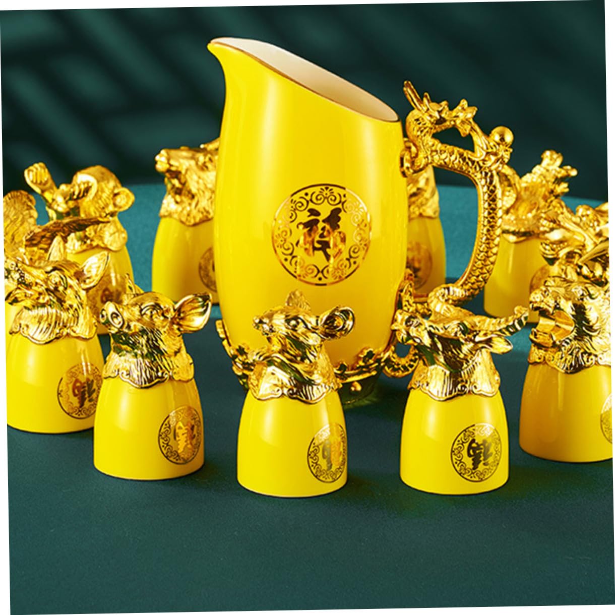 Set di Bicchieri da Vino in Ceramica Motivi dello Zodiaco Cinese, Elegante e Decorativo, Adatto per Bar e Campeggio, Caraffa Gialla