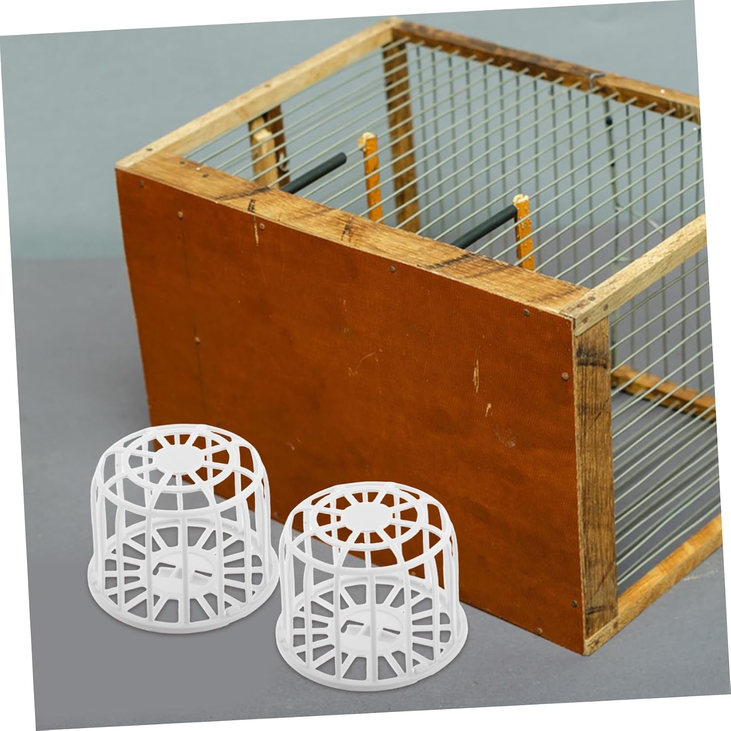 4pcs Plastic Bird Nesting Basket for Breeding Birds Canary Cage Hut Parakeet Nesting Material Holder Accessory Supplies Parrot Nest Bowl