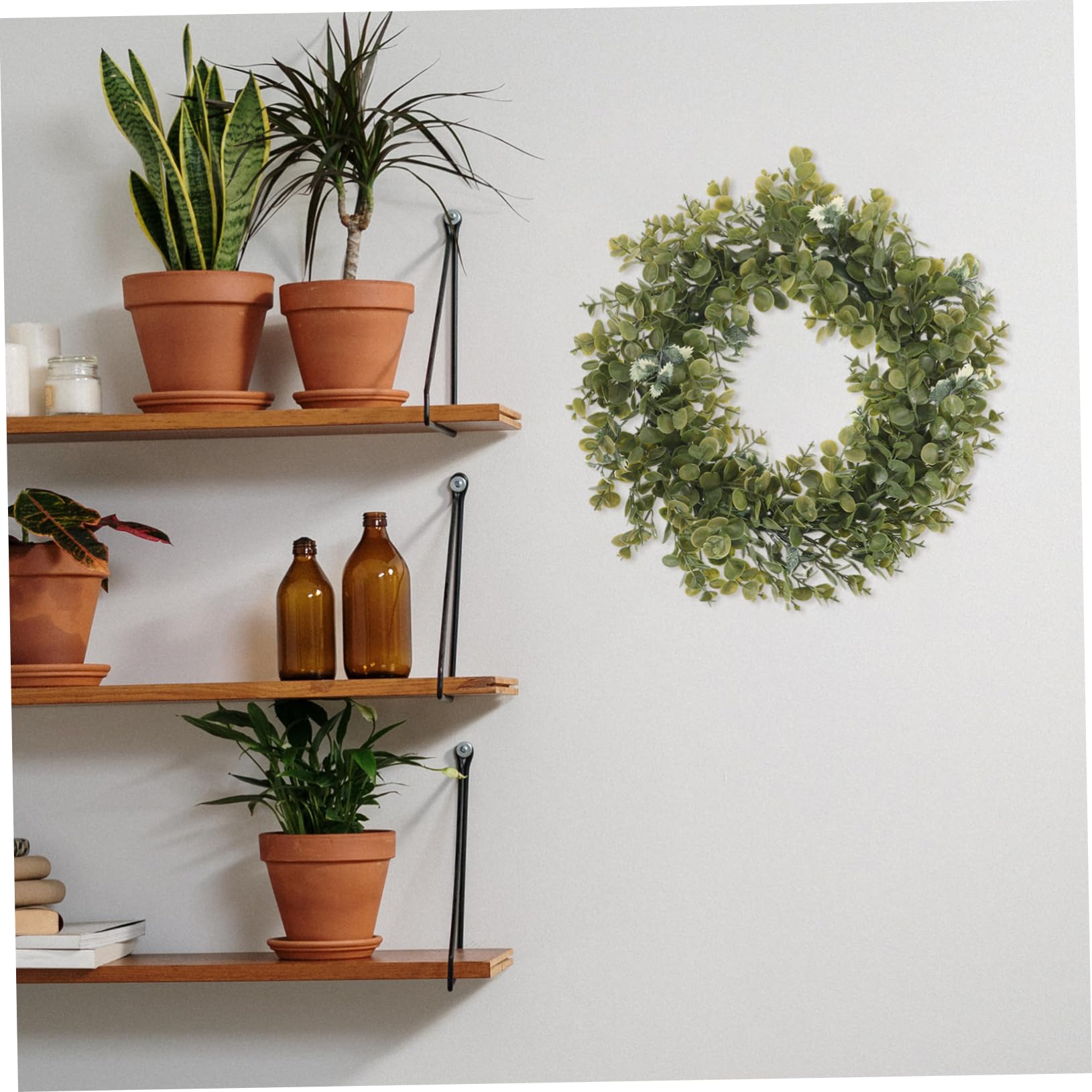 VICASKY Ghirlanda di Piante Verdi in Stile Americano 35 Cm, Decorazione Murale Artificiale di Eucalipto per Casa, Matrimonio e Negozi, Ornamento a Corona Resistente senza Manutenzione