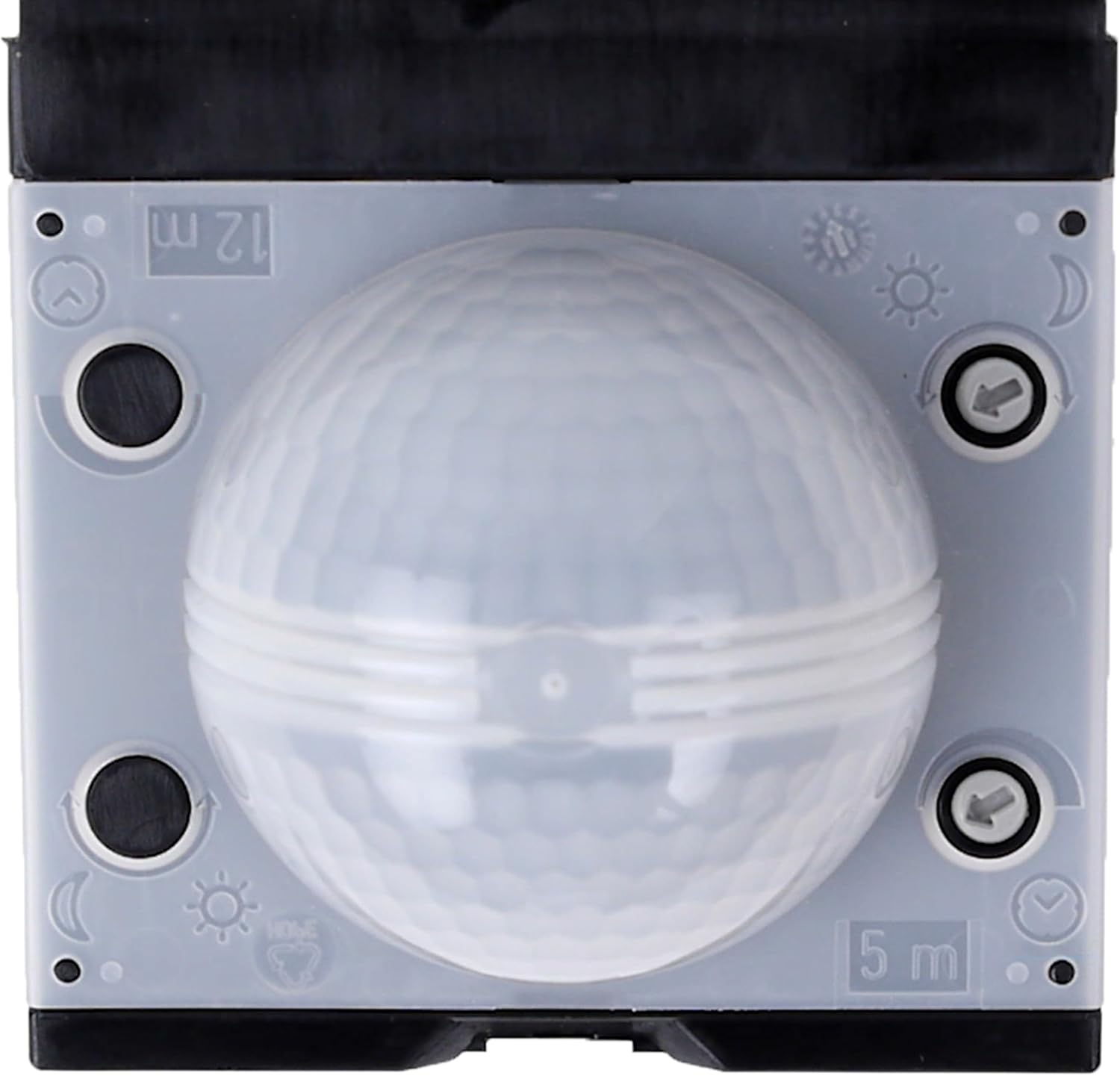 Nærbillede view of the control dials on the Steinel IS 180-2 for adjusting time and twilight settings.