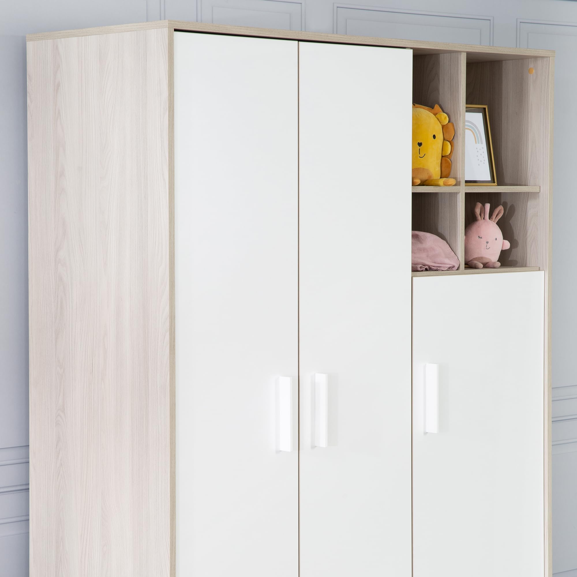 roba Chambre Bébé Complète Olaf - Lit Évolutif 70 x 140 cm + Commode à Langer + Armoire à 3 Portes - Blanc / Décor Bois
