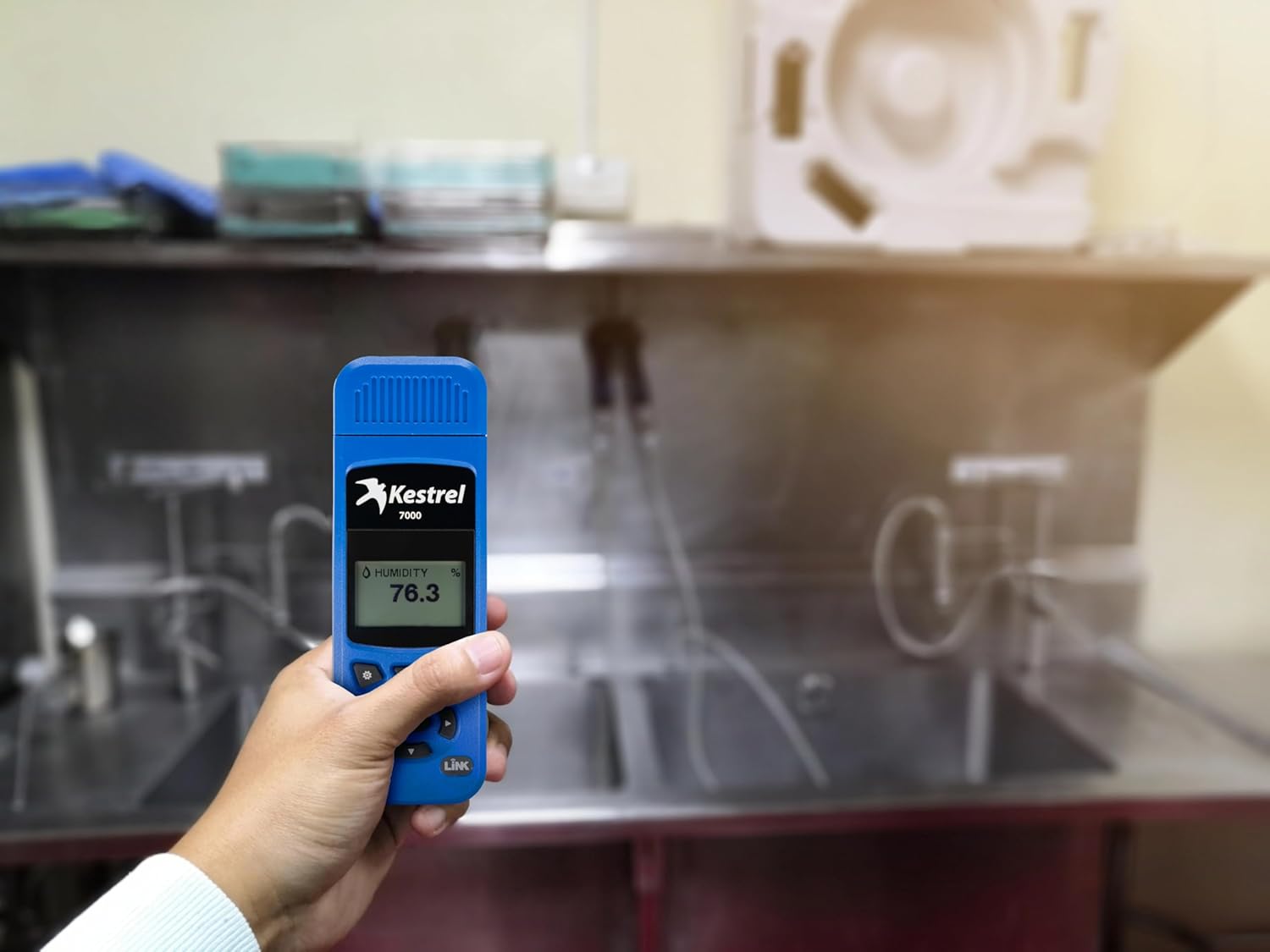 Kestrel 7000 Environmental Meter – Rugged Temperature & Humidity Monitor with Replaceable RH Sensor for Industrial, Lab & HVAC