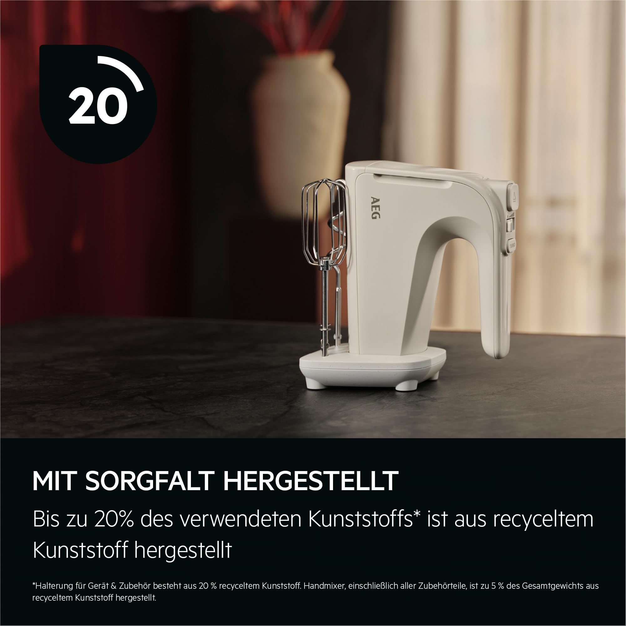 AEG Handmixer, 5 Geschwindigkeitsstufen, Turbo-Funktion für Höchstleistung, Auswurftaste, 2 Rührbesen, 2 Knethaken, Zubehörstation, spülmaschinenfest, 500 Watt, 1,2 m Kabel, weiß, AHM4W