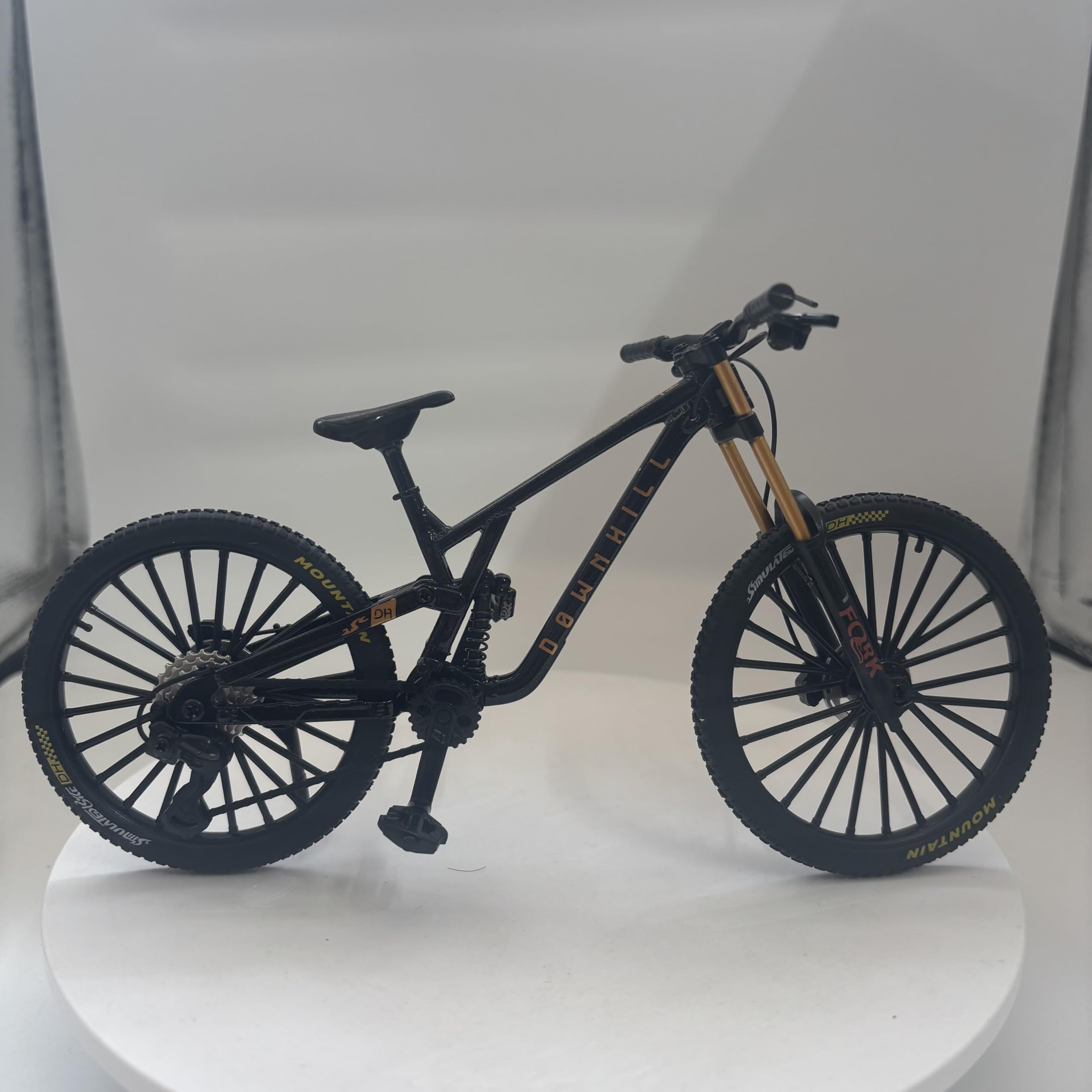 1: 6 ratio die cast alloy mini BMX mountain bike finger bike model toy desktop decoration craft suitable for bike enthusiasts, bike racers, children, boys and girls (gray)