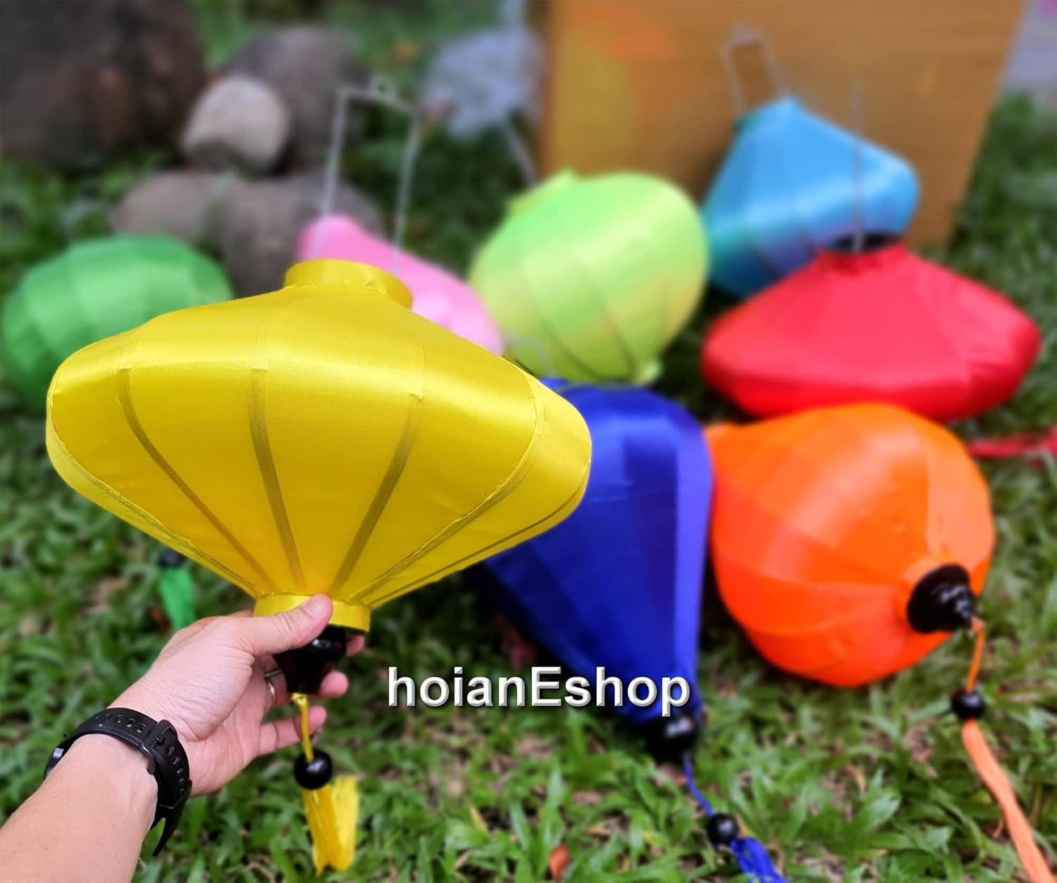 Set 8 pcs hoi an Silk Lanterns 16'' for Outdoor Wedding Decoration - Plain Fabric for Outdoor Garden Hanging - Wholesale Vietnam Silk Lanterns