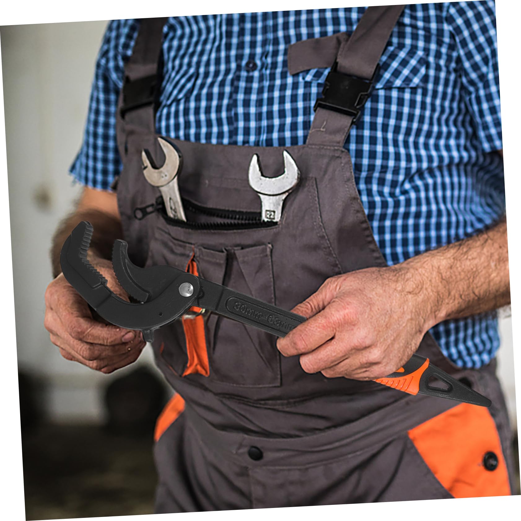 GLEAVI Llave Ajustable Multifuncional Tamaño Ajustable, de Acero al Carbono y Plástico, Diseño Compacto para Fontanería, Lavabo y Reparaciones | Diseño Versátil, Portátil, Acabado en Plástico, Herramienta Manual para Tareas de Apriete