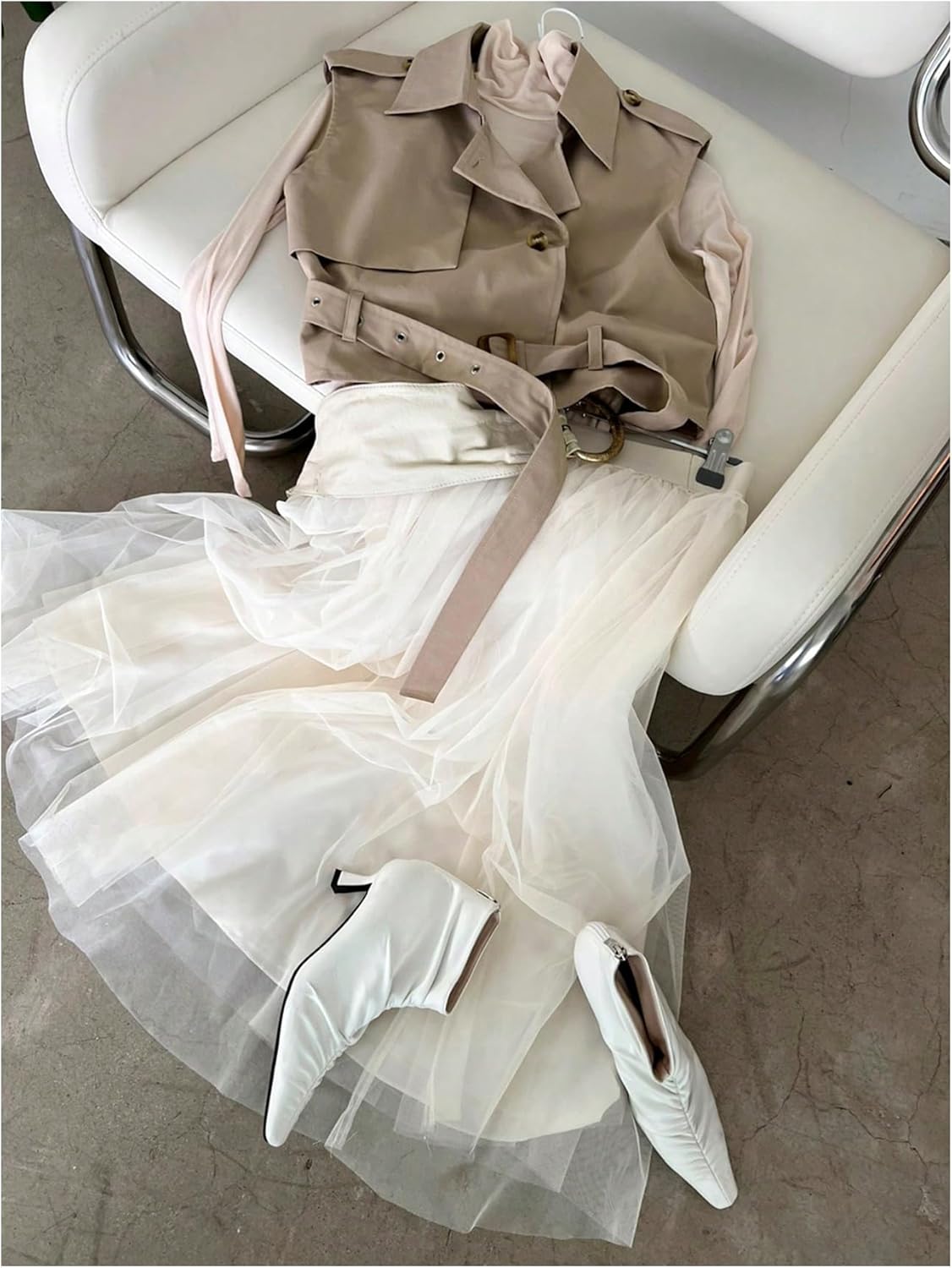 WDIRARA Women's Sleeveless Cropped Trench Coat with Belted Lapel Collar Vest Coat - Image 6