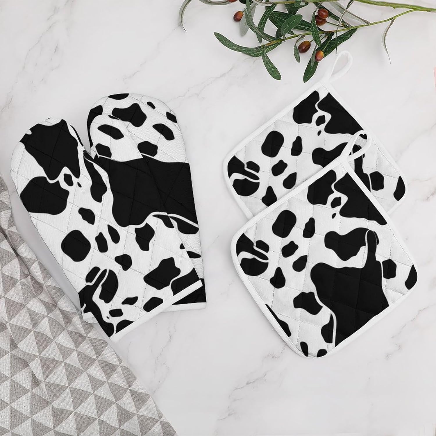 Oven Mitts Pot Holders Kitchen Black and White Cow Print Heat Resistant Oven Glove for Baking and Cooking