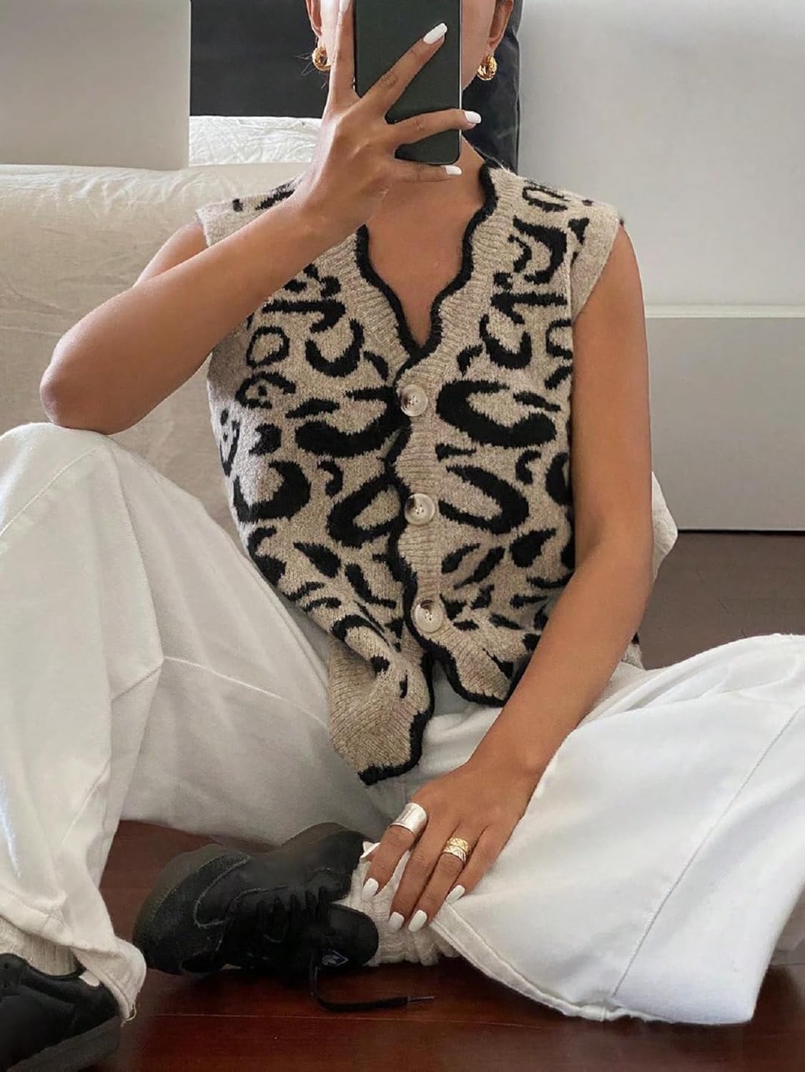 WDIRARA Women's Leopard Print Button Down Sweater Vest V Neck Sleeveless Cardigan Scallop Trim Knit Tops - Image 3