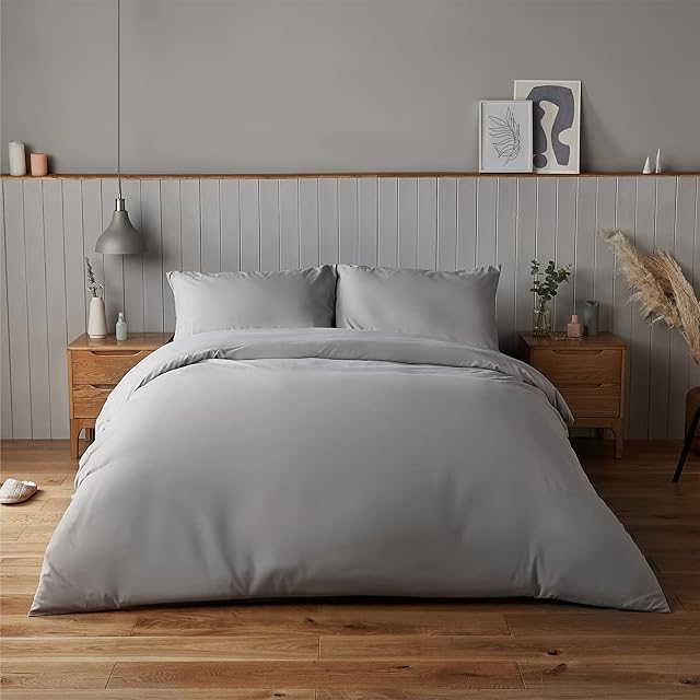 Silentnight Supersoft Collection Dove Grey Duvet Cover Set. Supersoft Snuggly Easy Care Duvet Cover Quilt Bedding Set - King (220cm x 230cm) + 2 Matching Pillowcase
