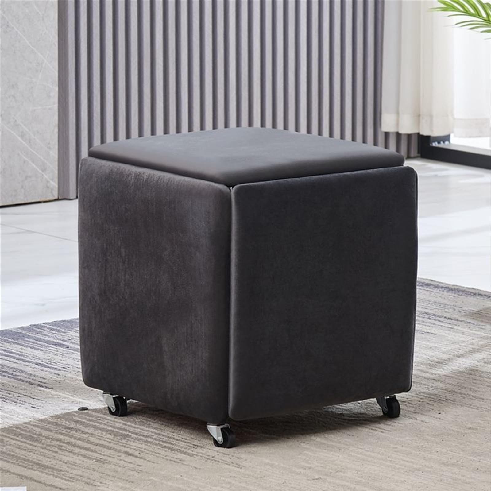 Repose-pieds en flanelle 5 en 1 : gagnez de la place avec ce cube pouf