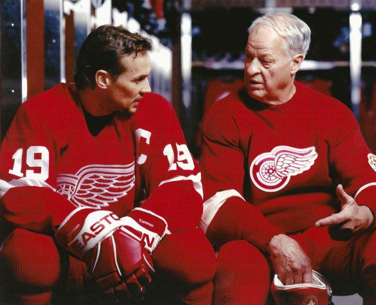 Hockey Detroit Red Wings Gordie Howe and Steve Yzerman - 8"x10" Photo, Mounted in 11"x14" Double Matt and Framed with Plexi Glass