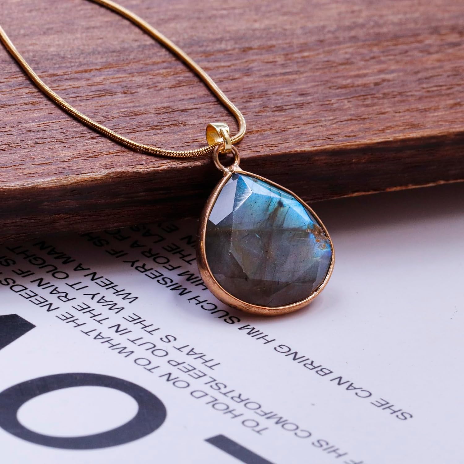 Da Piao Liang Labradorite Crescent Moon Energy Necklace, Healing Crystal Pendant With Stainless Steel Chain, Spiritual Jewelry - Image 6