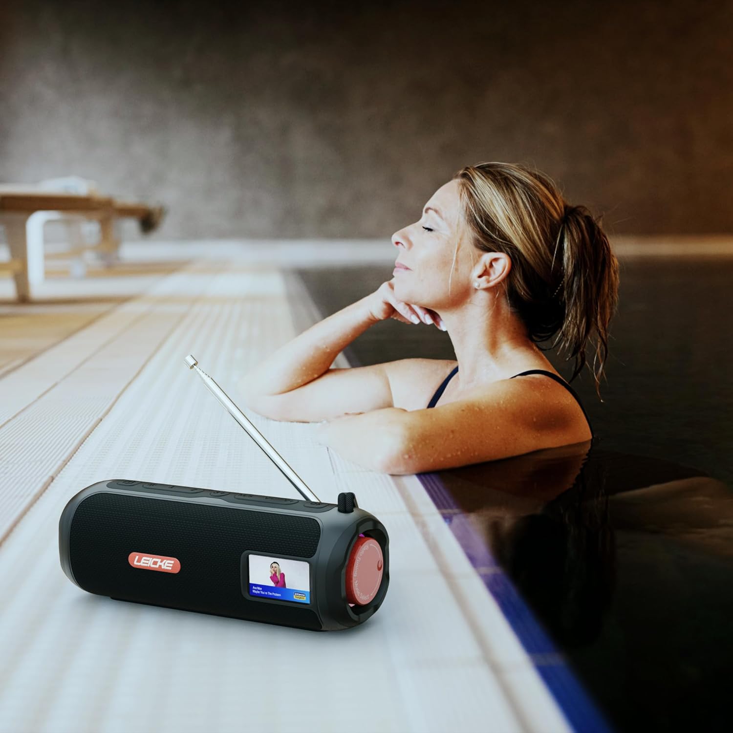 LEICKE DAB+ Radio Tube in a pool setting