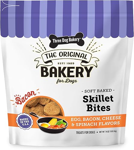 Three Dog Bakery Bocadillos de sartén con huevos, tocino, queso y espinacas, golosinas prémium para perros horneadas suaves, bolsa de 36 onzas,