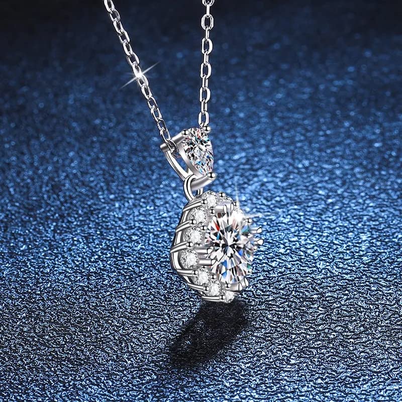 Collier avec pendentif Moissanite en argent, le cadeau idéal pour marquer un moment unique