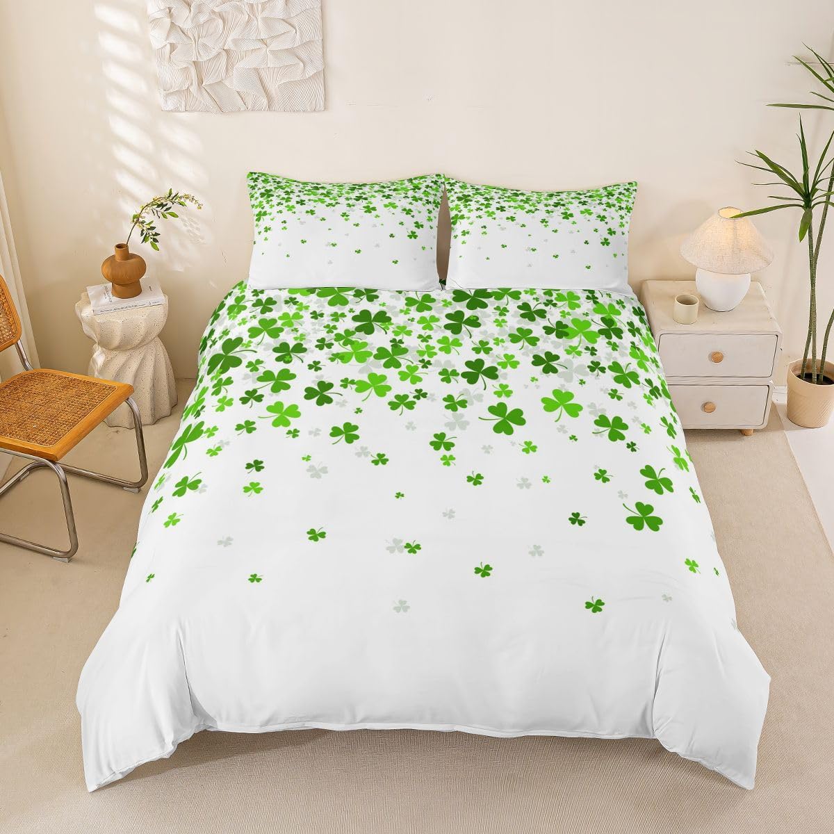 Manfei Lucky Clover Bedding Set for Boys Girls Spring Leaves Comforter Cover St. Patrick's Day Duvet Cover Room Decor Green White Bedspread Cover Queen Bedding Collection 3Pcs,No Comforter