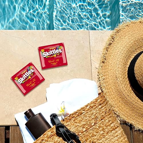 Miniatura 6 de SKITTLES Paquete a granel de caramelos masticables originales Fun Size, caja de 4 libras
