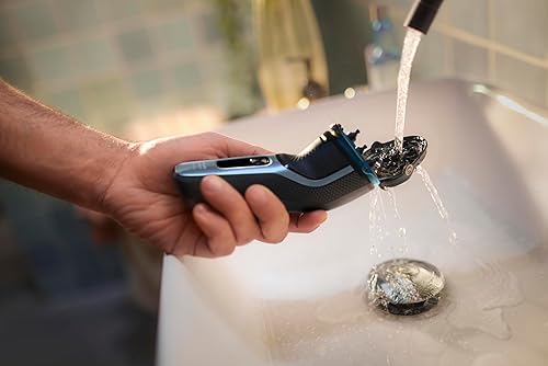 Miniatura 9 de Philips Norelco Shaver 3600, afeitadora eléctrica recargable en seco y húmedo con recortadora emergente y bolsa de almacenamiento, S324391