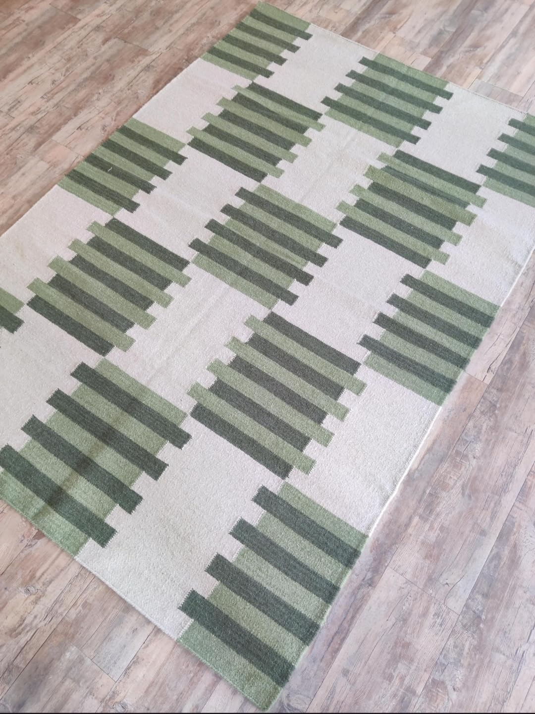 Handwoven Dhurrie Rug with Floral Border, Lavender Center, Green Leaf Pattern, Fringed Edges, Flat Weave Area Rug (Green with Cream, 8/10 feet)