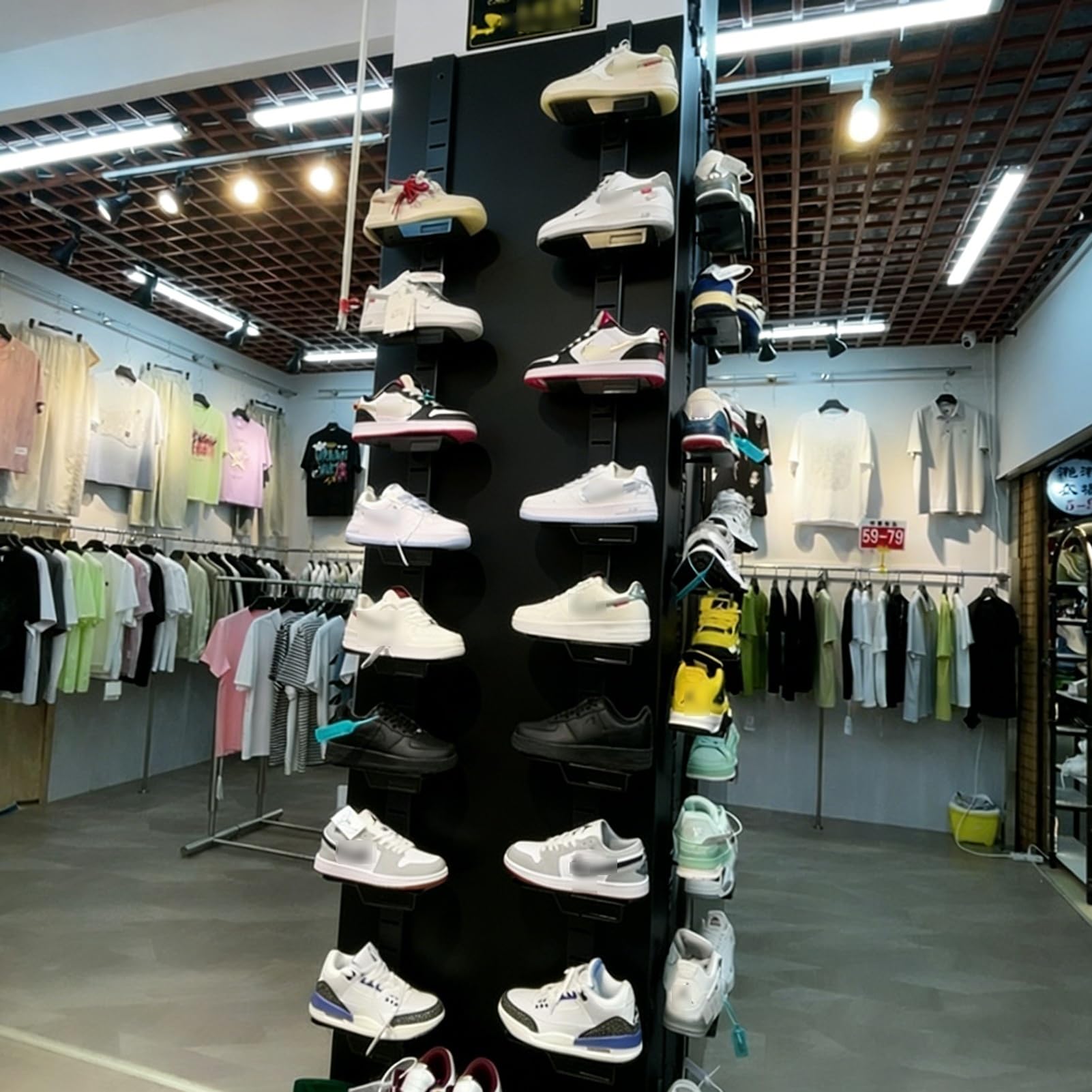 Organiseur de chaussures mural suspendu pour libérer le sol de votre entrée étroite