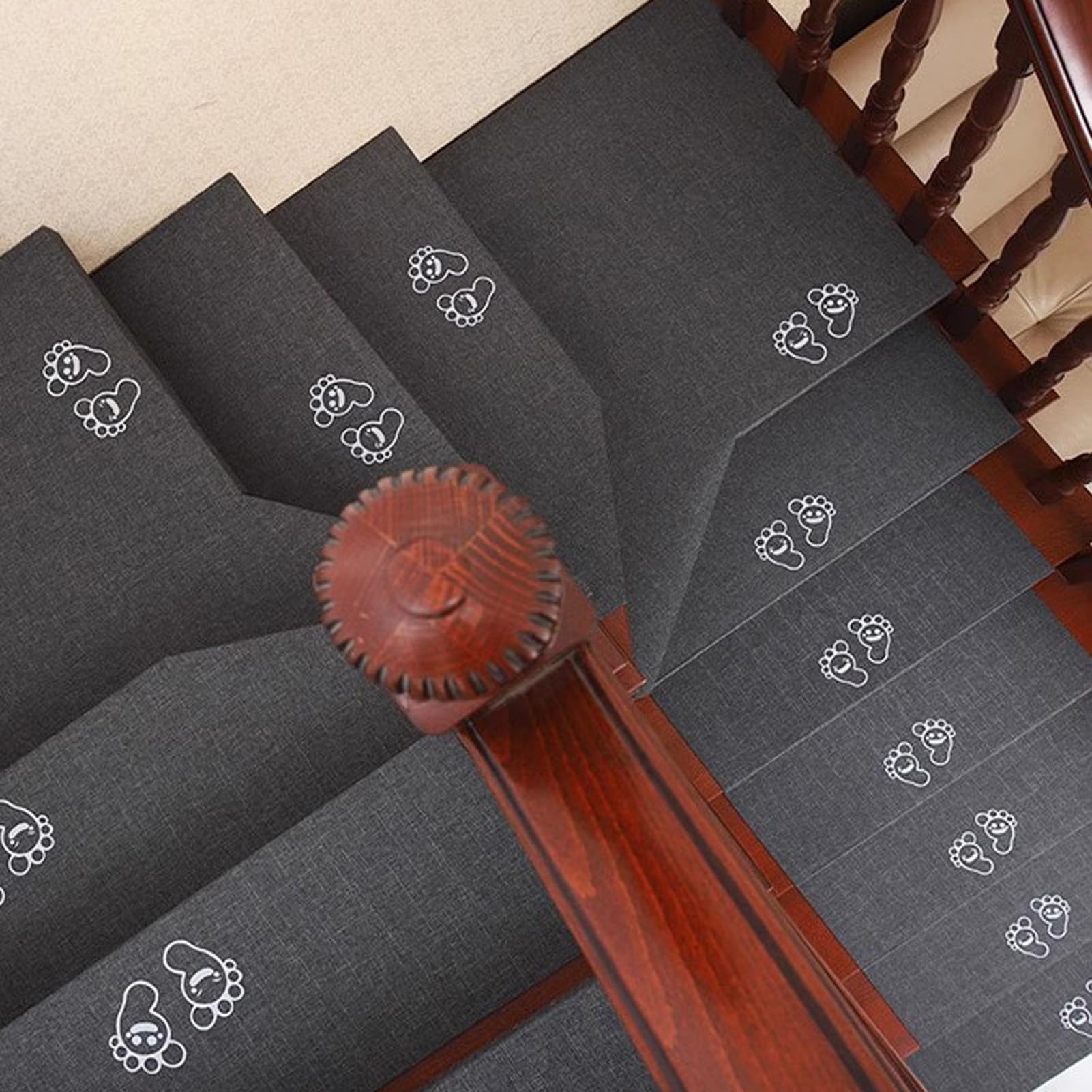Alfombrillas de escalera que evitan resbalones y caídas en la oscuridad