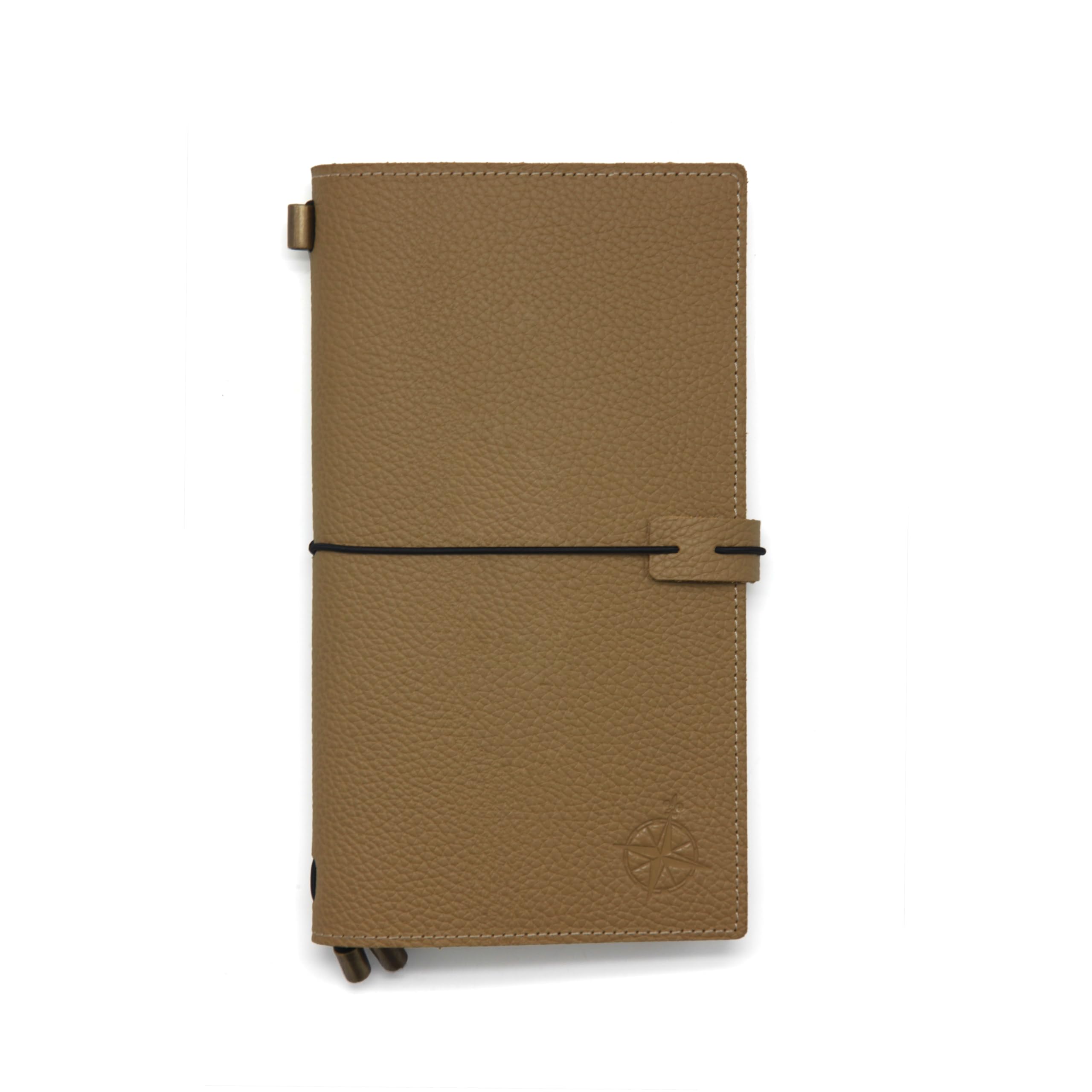 Wanderings Carnet de Voyage Format Standard avec Poches - 4.5"x11.5cm (8.5") x 22cm - Journal de Voyage Rechargeable - Journal en Cuir Fabriqué à la Main en Coloris Artichaut, Inserts Vierges 100 GSM
