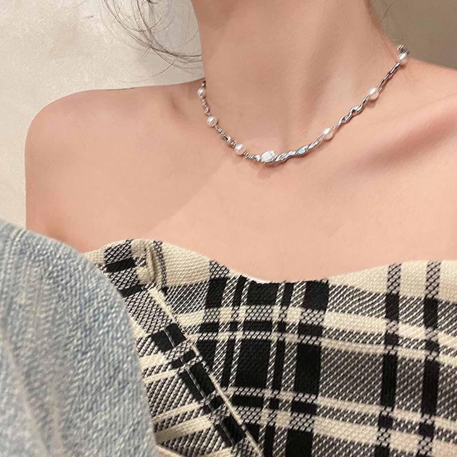 Vintage Crystal Pearl Necklace Boho Pearl Choker Necklace Crystal Dot Choker Necklace Rhinestone Pearl Necklace Silver Spiral Chain Necklace for Women - Image 5