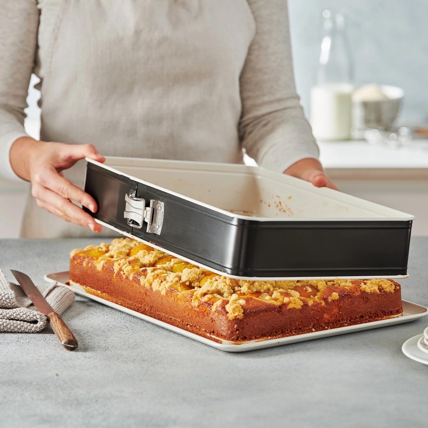 Betty Bossi - Springfrom - 4,5 Liter - Schnittfest Rechteckig - 3 in 1 Springform - Rand mit Schnalle und Antihaftbeschichtung - Schnitt- und kratzfester Boden - Backen Servieren Schneiden