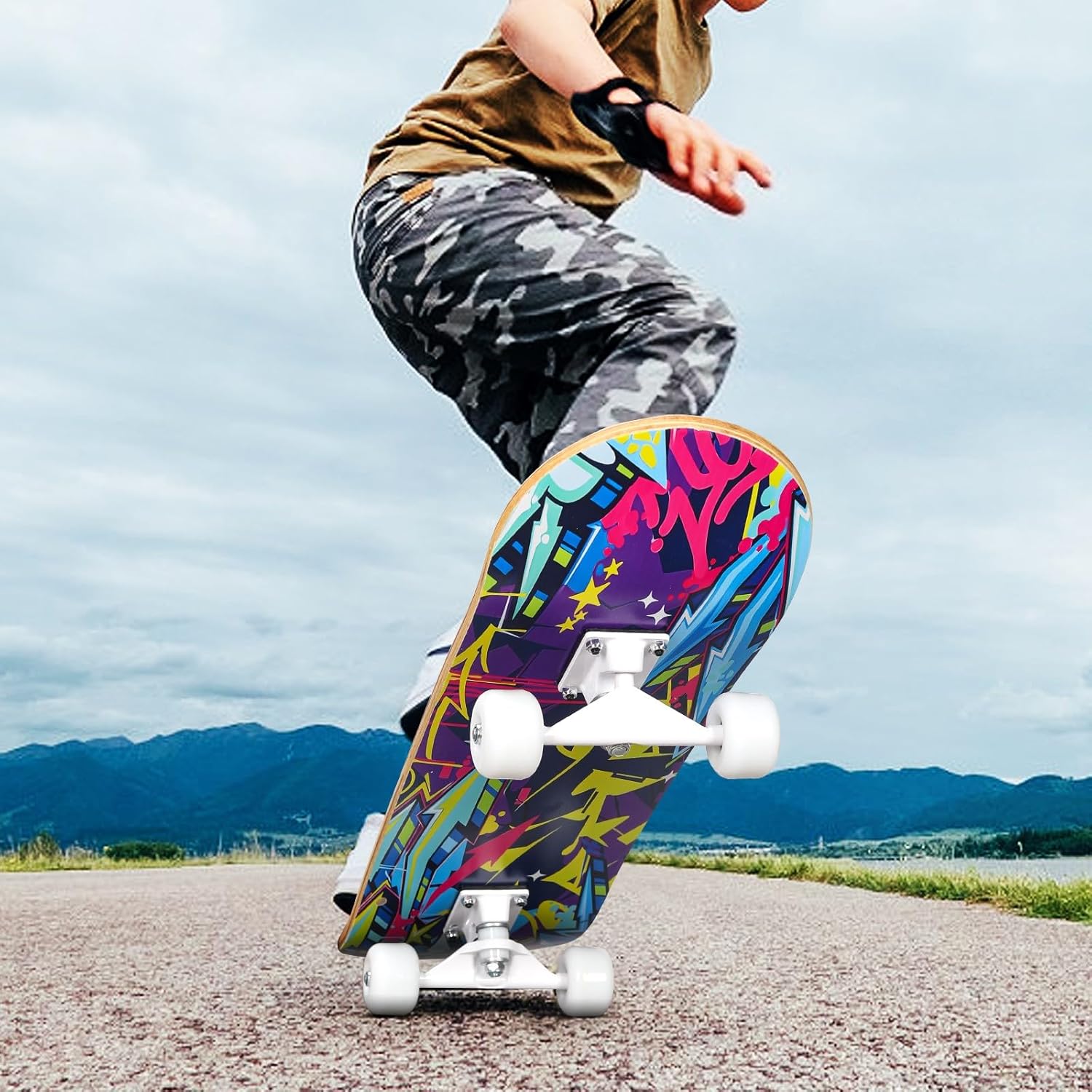 Skateboards for Beginners, 31 x 8 inch Complete Skateboard for Kids Teens Adults, 8 Layer Maple Double Kick Deck Concave Cruiser Trick Skateboard with Multifunction Skate