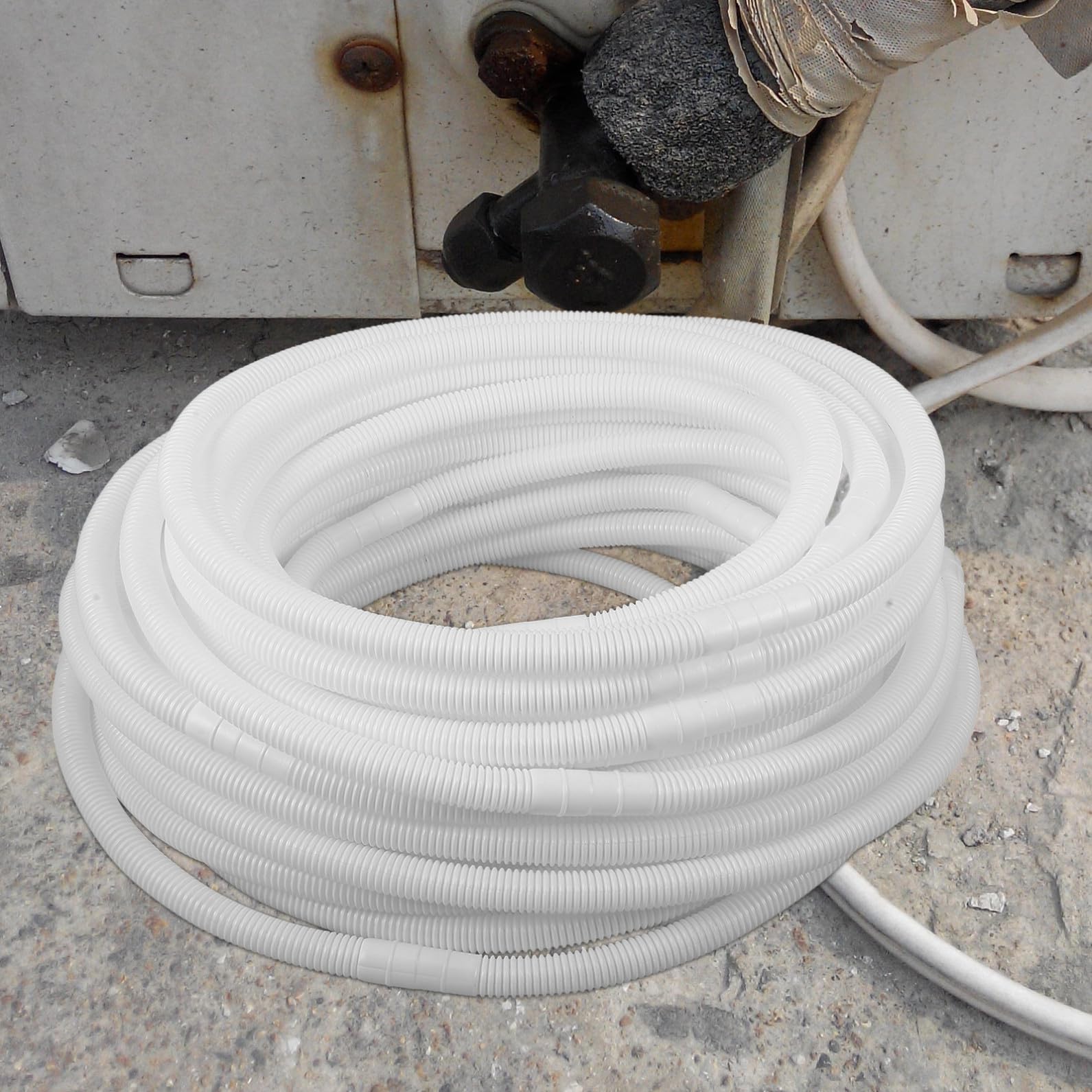 Tubo di Scarico Condizionatore Bianco Hdpe a Doppio Strato | Drenaggio Efficiente, Previene Accumuli, Atmosfera Estiva, Tubo Flessibile di Scarico e Fascetta