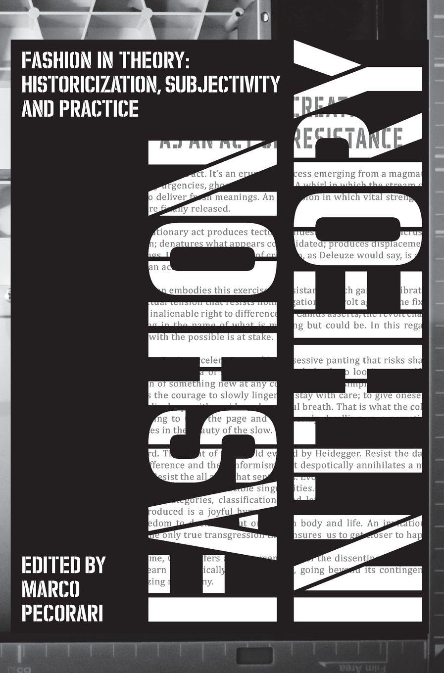 Livre Fashion in Theory une analyse théorique prestigieuse de la mode