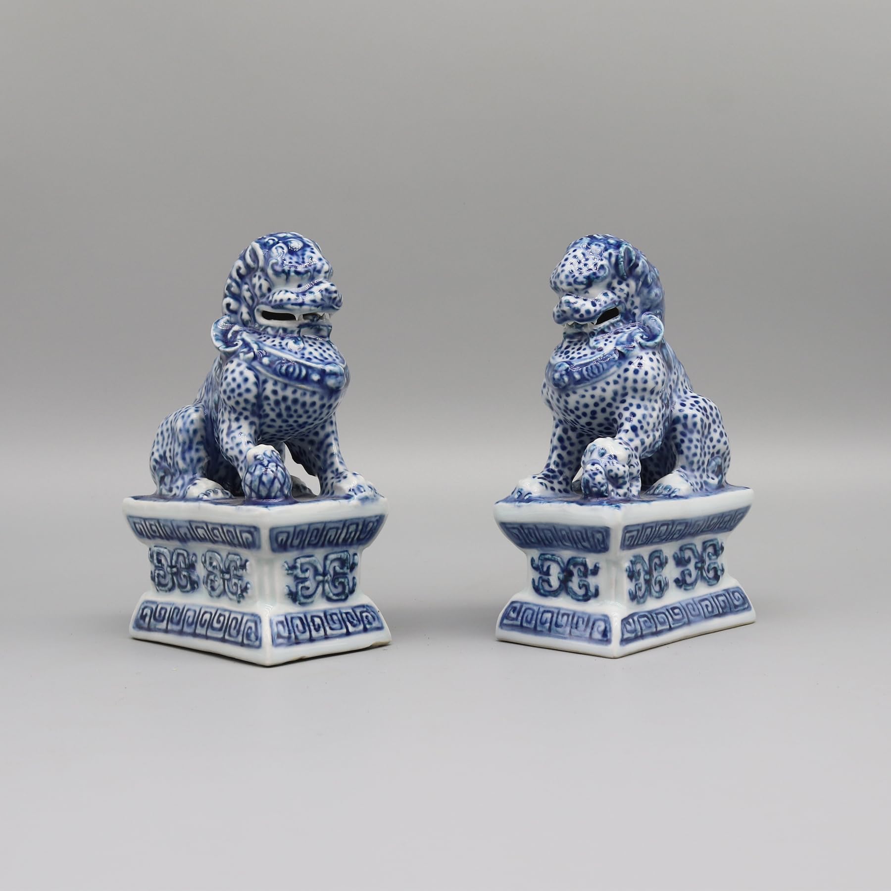 Eastern tide Blue and White Porcelain Foo Dog Statues, Traditional Chinese Guardian Lions, Decorative Pair, Oriental Home Decor