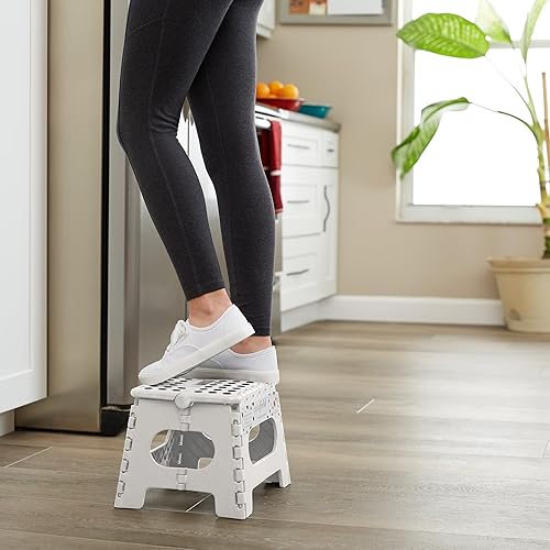 Miniatura 2 de Casafield Taburete plegable de 9 pulgadas con asa, blanco, taburete de plástico plegable portátil para niños y adultos, uso en la cocina, baño y