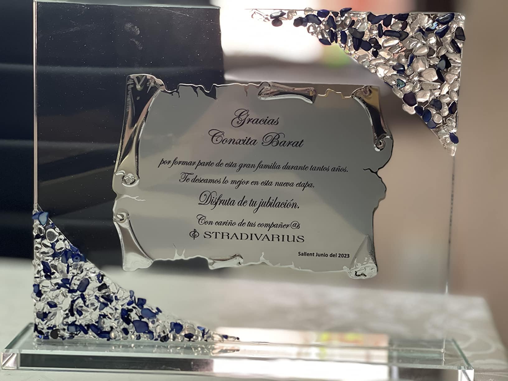 Curia Grabador Placa de Homenaje Cristal Personalizada, 26x21cm Jubilación, Cumpleaños, Bodas de Oro, Agradecimiento y Cualquier Evento - Incluye Elegante Caja de Presentación
