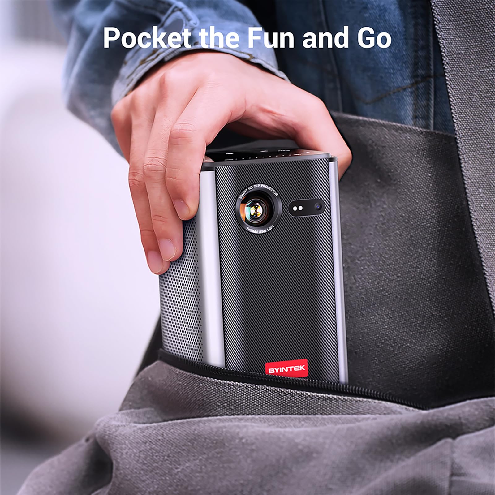 BYINTEK P70 Mini Proiettore 3D Corpo in Metallo, HD LED Wifi Proiettore Portatile Alimentato a Batteria, Supporta 1080P 4K, Sistema Operativo Android 9.0, Display Wireless, con Custodia e Treppiede