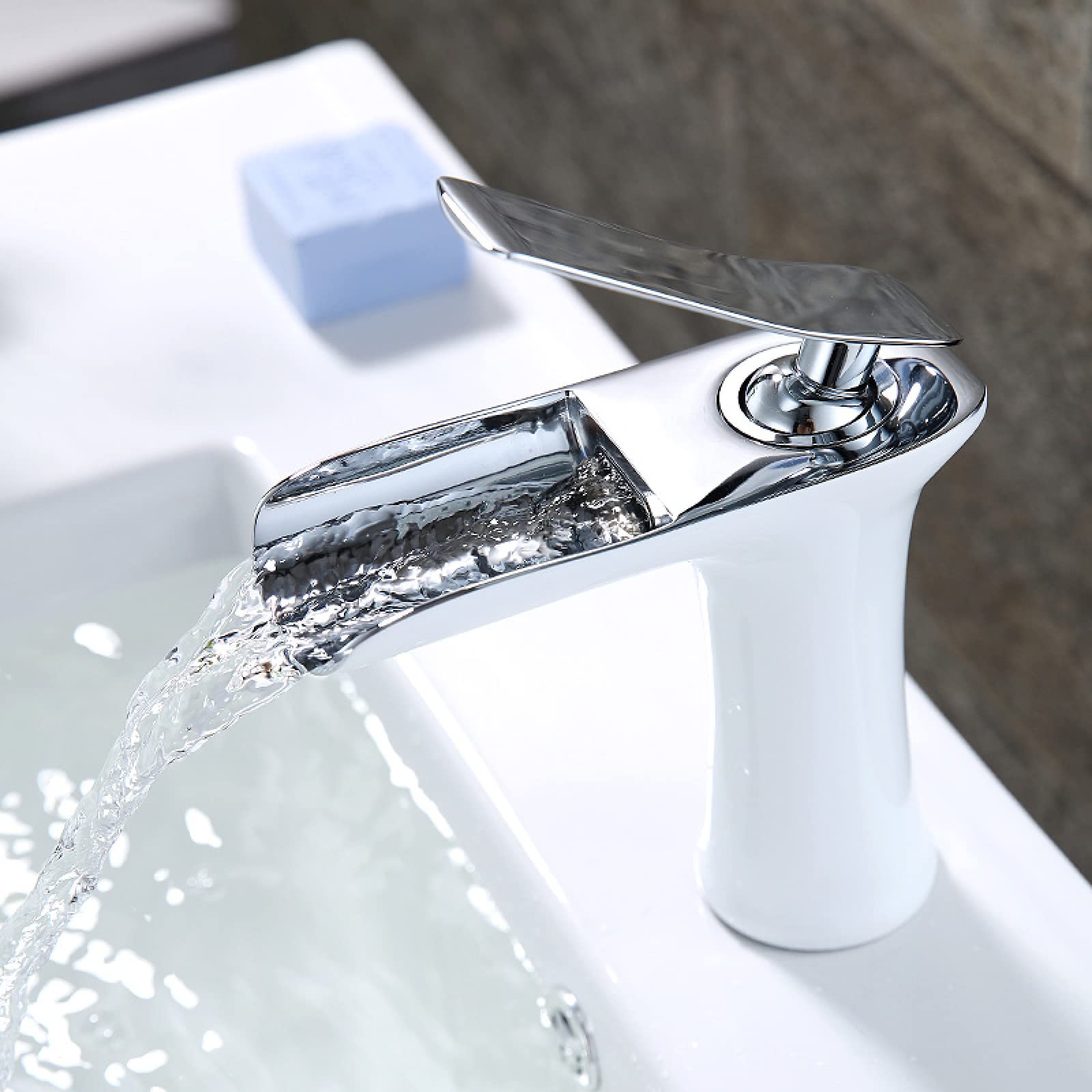 Waterval Wastafelkraan Mengkraan Warm en Koud - Messing Waterval Wastafelkraan Mengkraan Warm en Koud - Messing