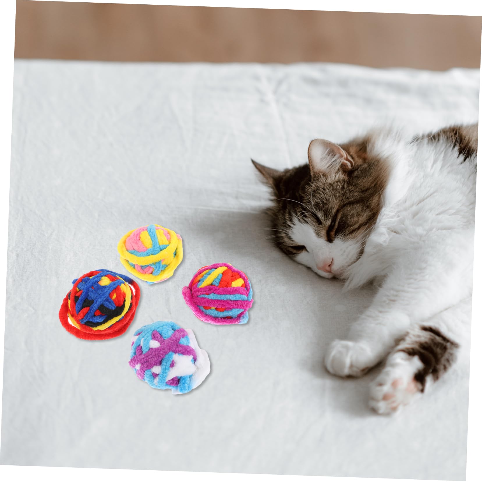 Abaodam 4Pcs Cat Balls Interactive Chew Balls for Indoor Cats Lightweight Pet Supplies to Satisfy Curiosity and Reduce Unwanted Behavior