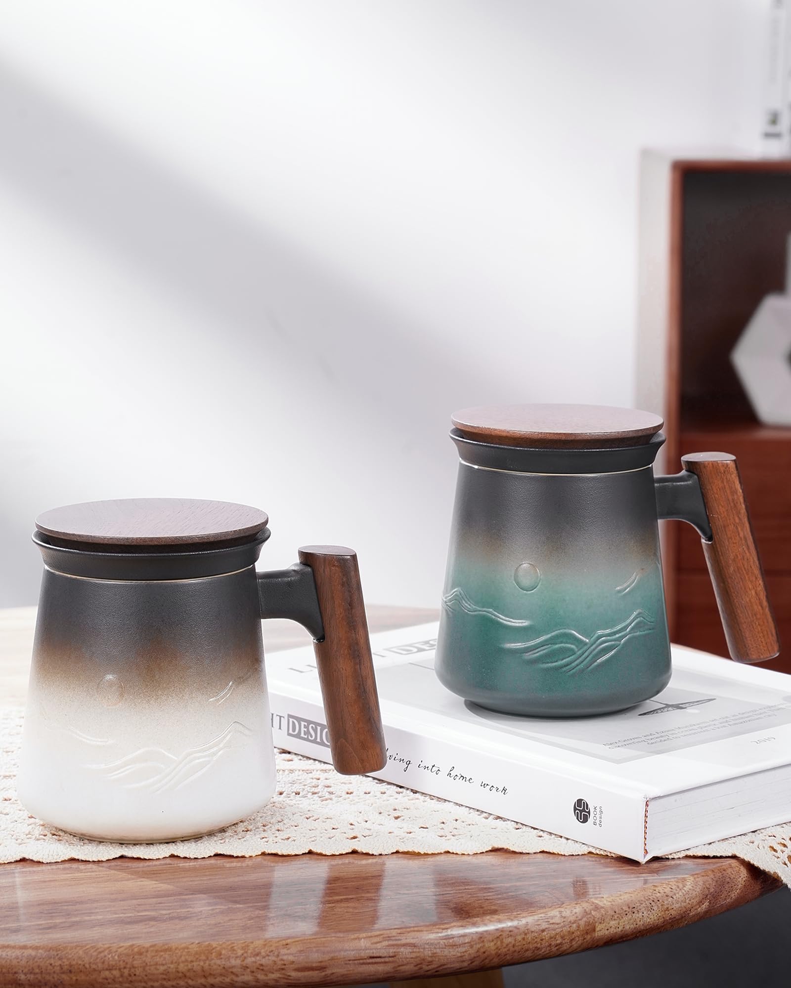 ZENS Tazza da tè in rilievo in ceramica (430 ml) tazza a the con infusore e coperchio Manico in legno, Fogli mobili tazza con coperchio & colino per gli amanti del tè Regali