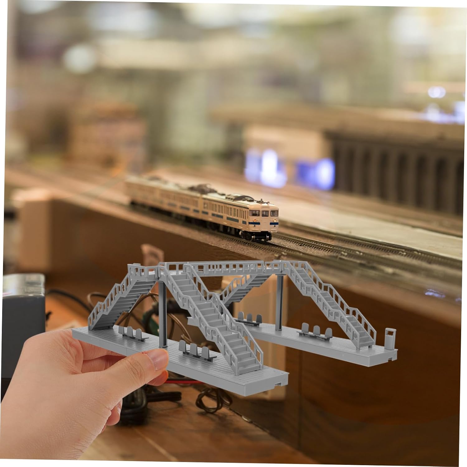 Toddmomy Assembled Footbridge Model for Urban Scenery Lightweight Pedestrian Bridge Kit for Miniature Table Decoration DIY Railway and Micro Landscape Accessory