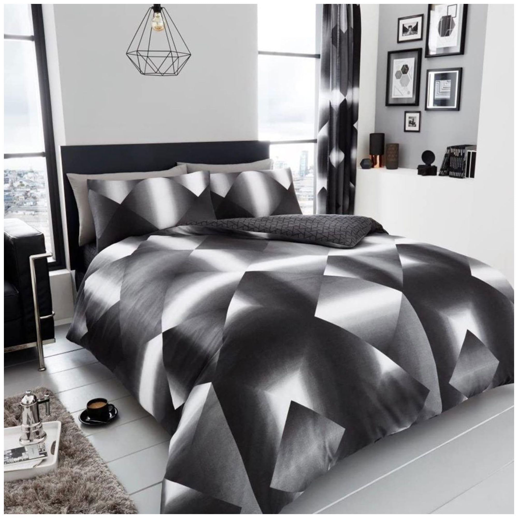 VELVETIO Premium 3D Triangle Duvet Cover with Matching Pillowcases, Soft & Cosy Polycotton Printed Quilt Coverlet, Hypoallergenic Reversible Geometric Bedding Set, King Size Bedset
