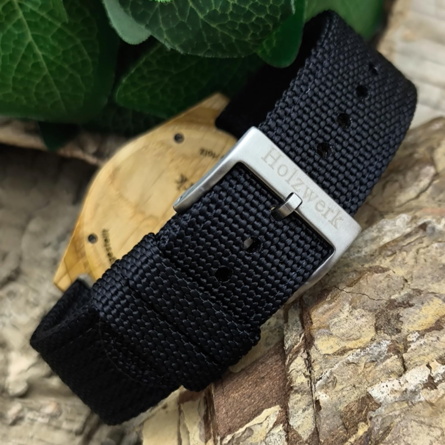 Handgefertigte Holzwerk Designer Damen Herren Uhr Öko Natur Holz Armband Analog Klassisch Quarz in Schwarz Braun Weiß Datum mit Textil Nylon Armband