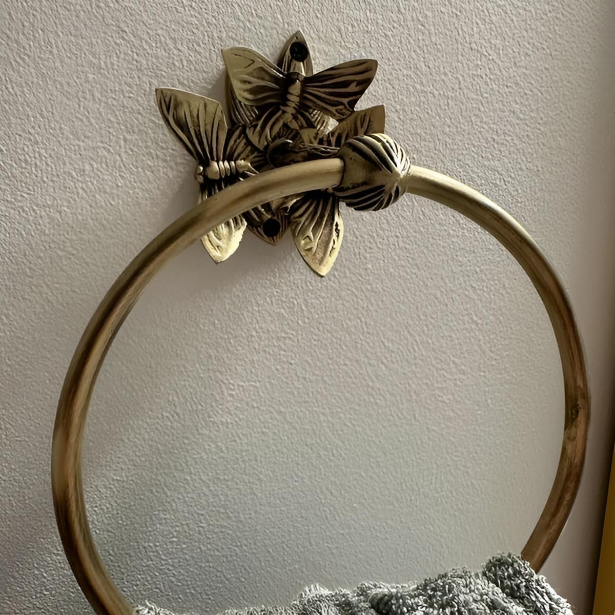 Solid Brass Butterfly Antique Towel Ring Bathroom Accessories Retro Hardware Bath Towel Holder Robe Hook Wall Mounted Vintage (Brass Antique)