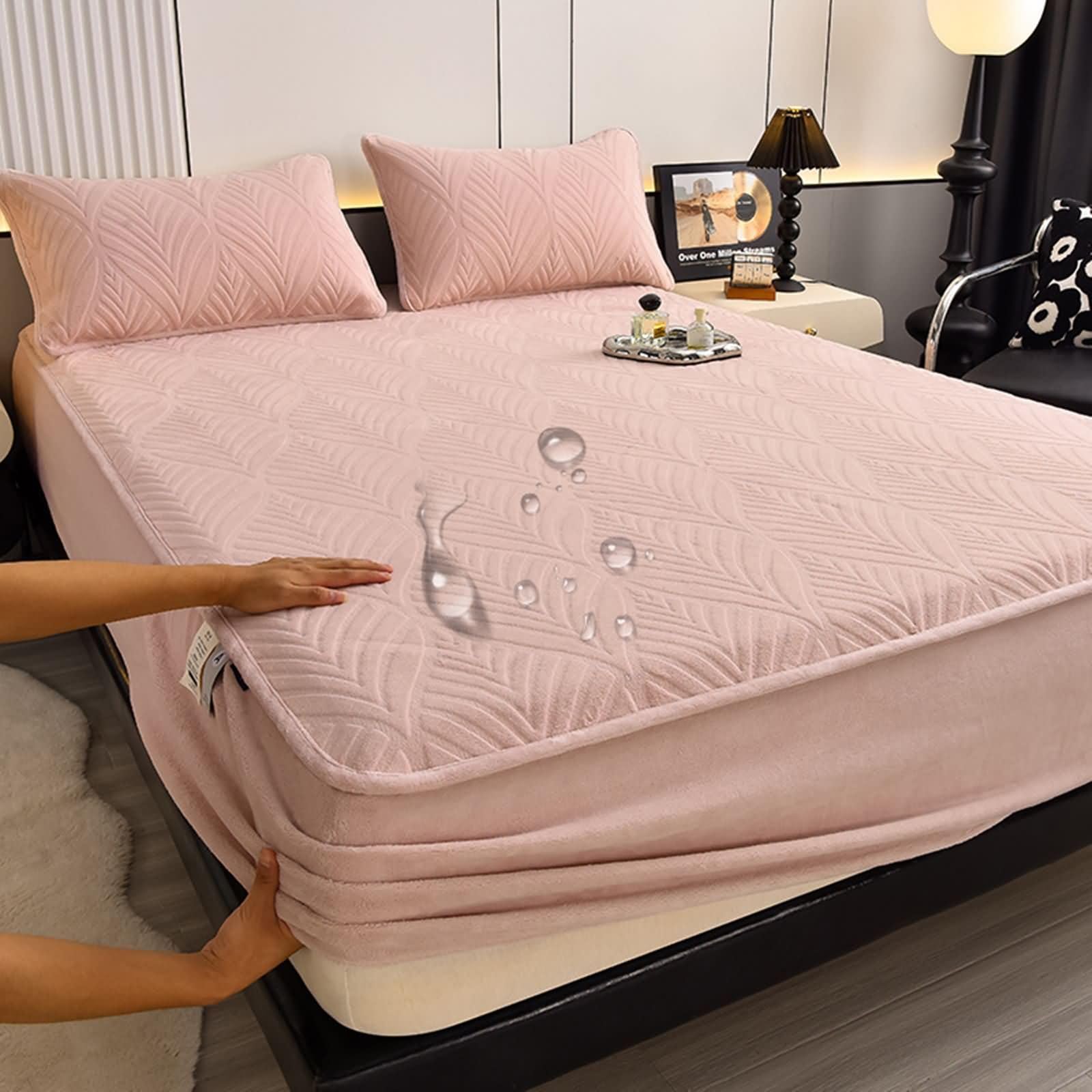 Drap housse velours 120 x 200 cm rose avec motifs de feuilles